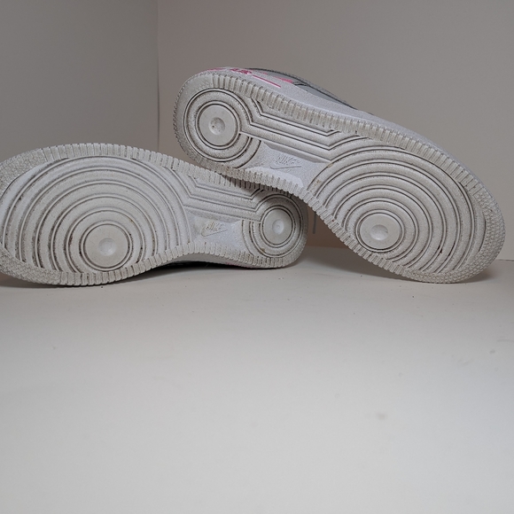 Pink Air Force 1's - Picture 5 of 5